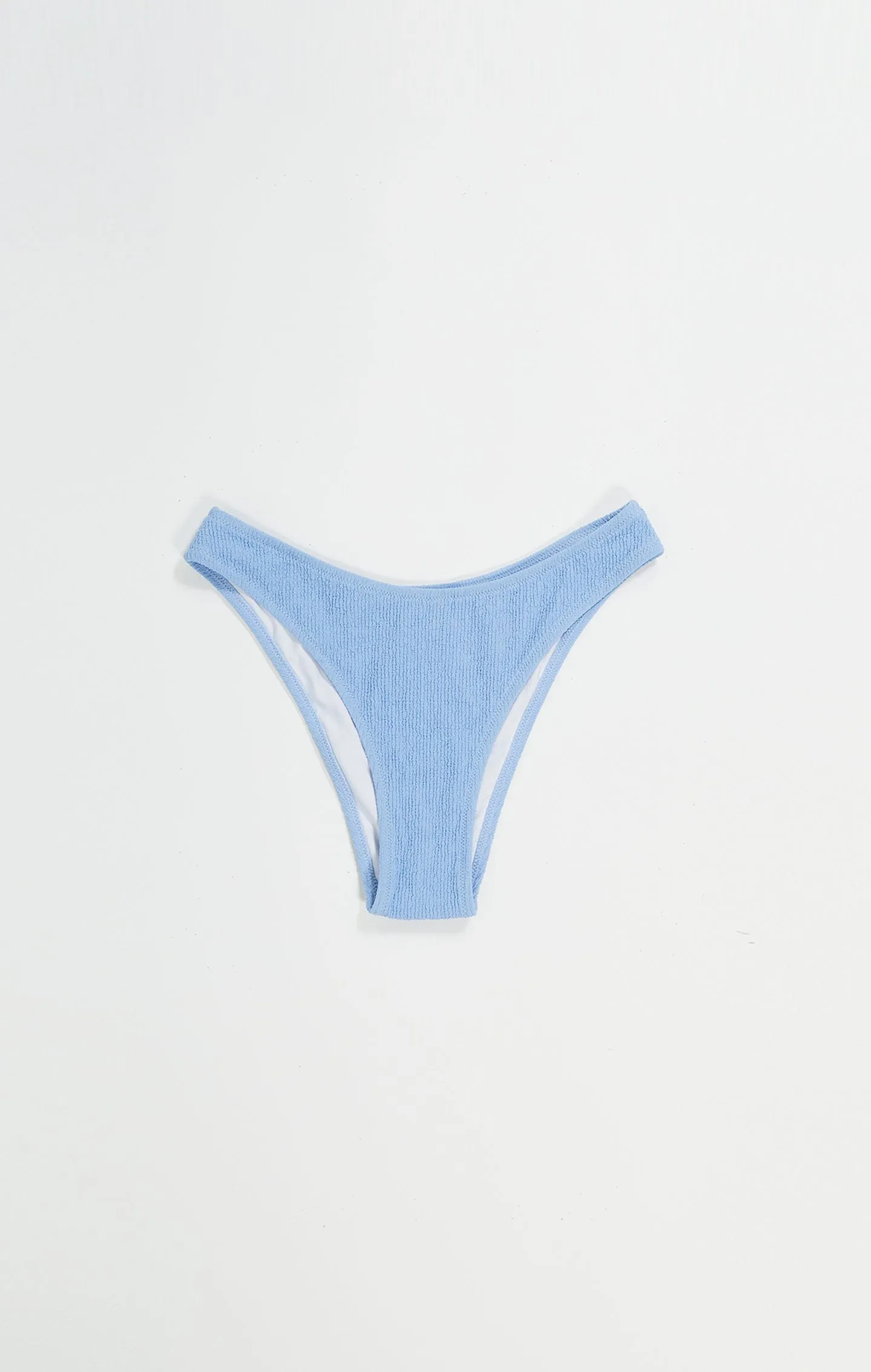 Braga de bikini de nailon arrugado de pernera alta