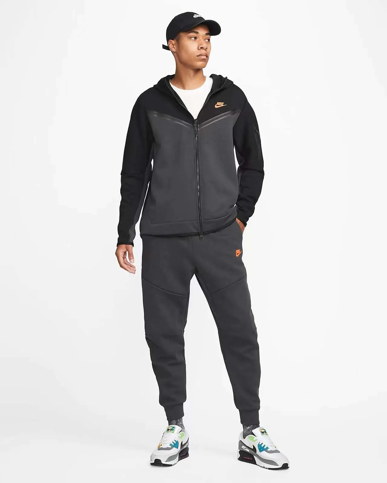 Conjunto de Chándal Nike Tech Fleece Negro/Gris Oscuro