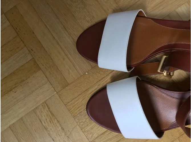 Fendi Sandalias Castaño 