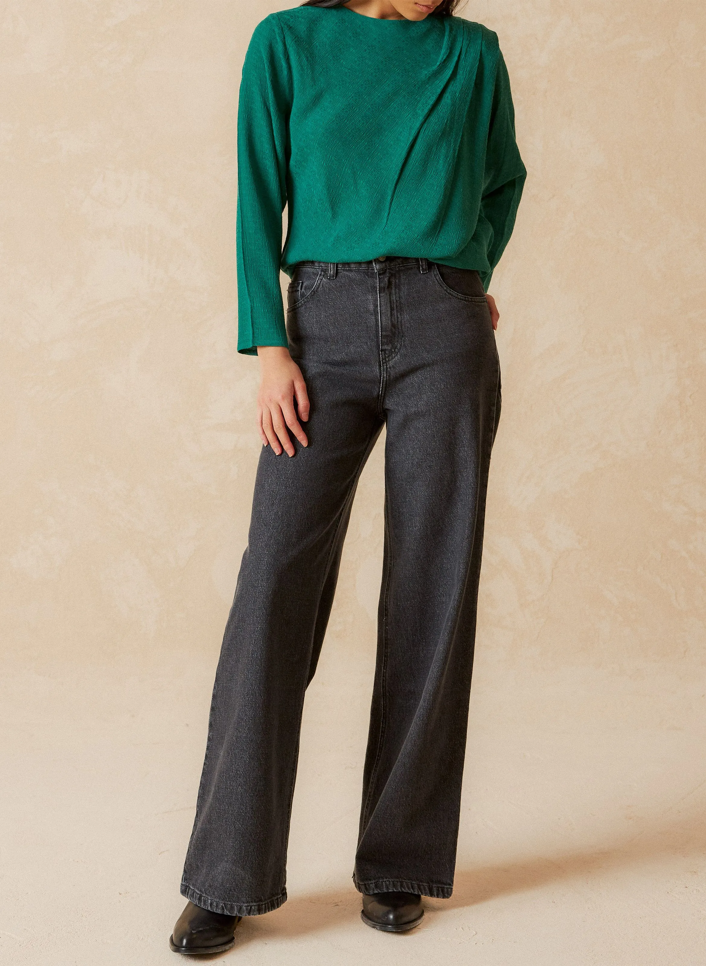 INDI & COLD Top con cuello barco en verde