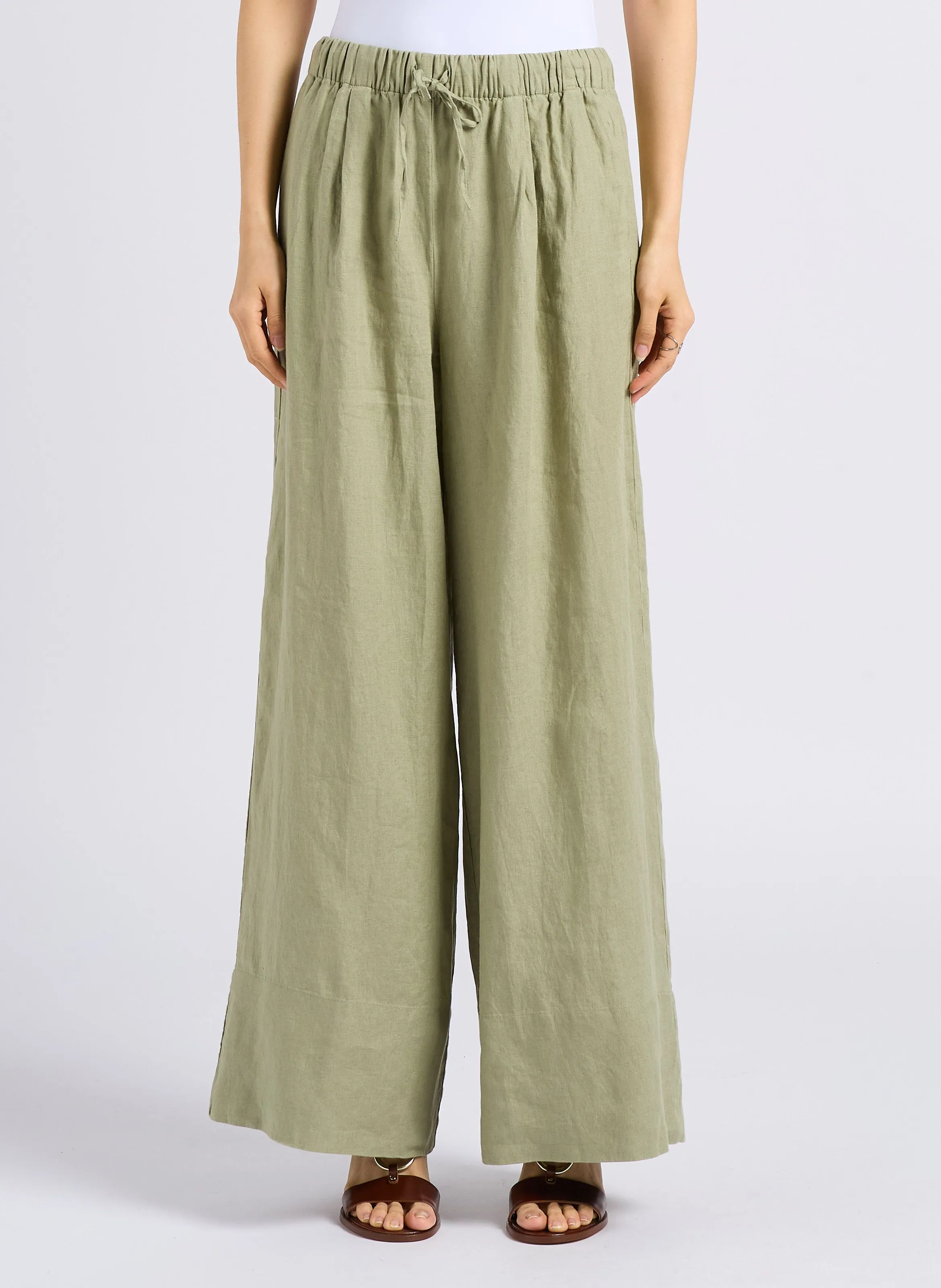 MAISON 123 PRINCE - Short ancho de lino en verde