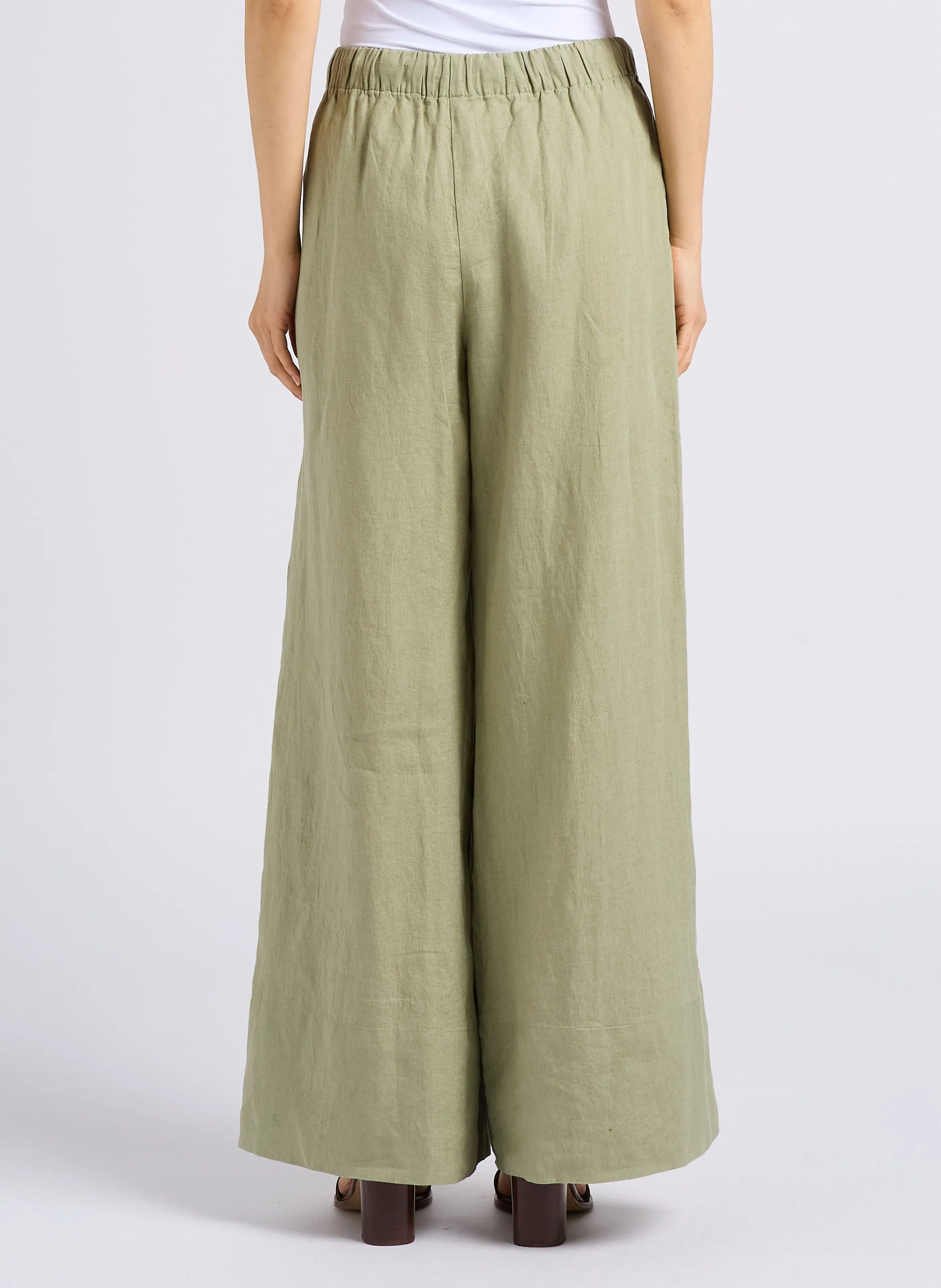 MAISON 123 PRINCE - Short ancho de lino en verde